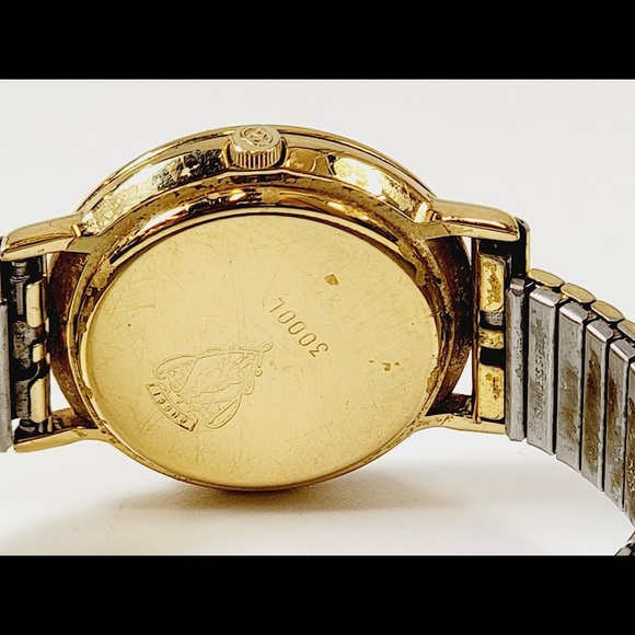 Authentic Gucci Stretch Band Watch Gold - Picture 4 of 6